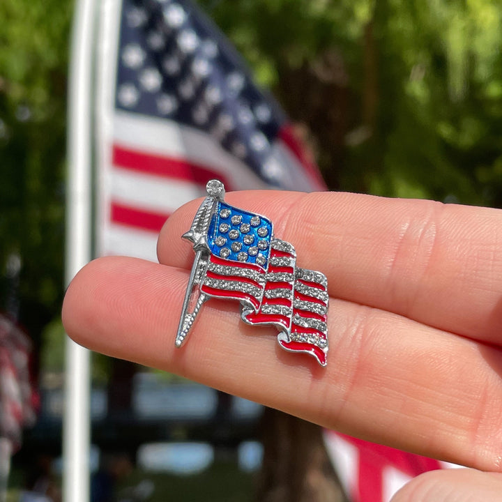 US American Flag Lapel Pin - Patriotic USA Flag Pin For Jacket, Hat, Or Bag